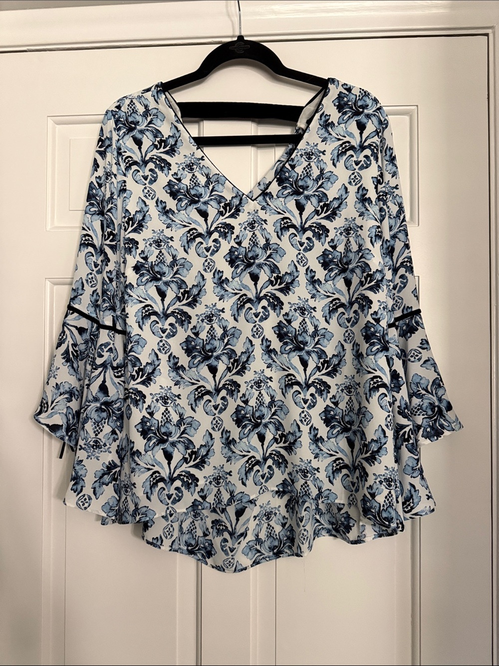 White House Black Market Blue and White Floral V-Neck Blouse